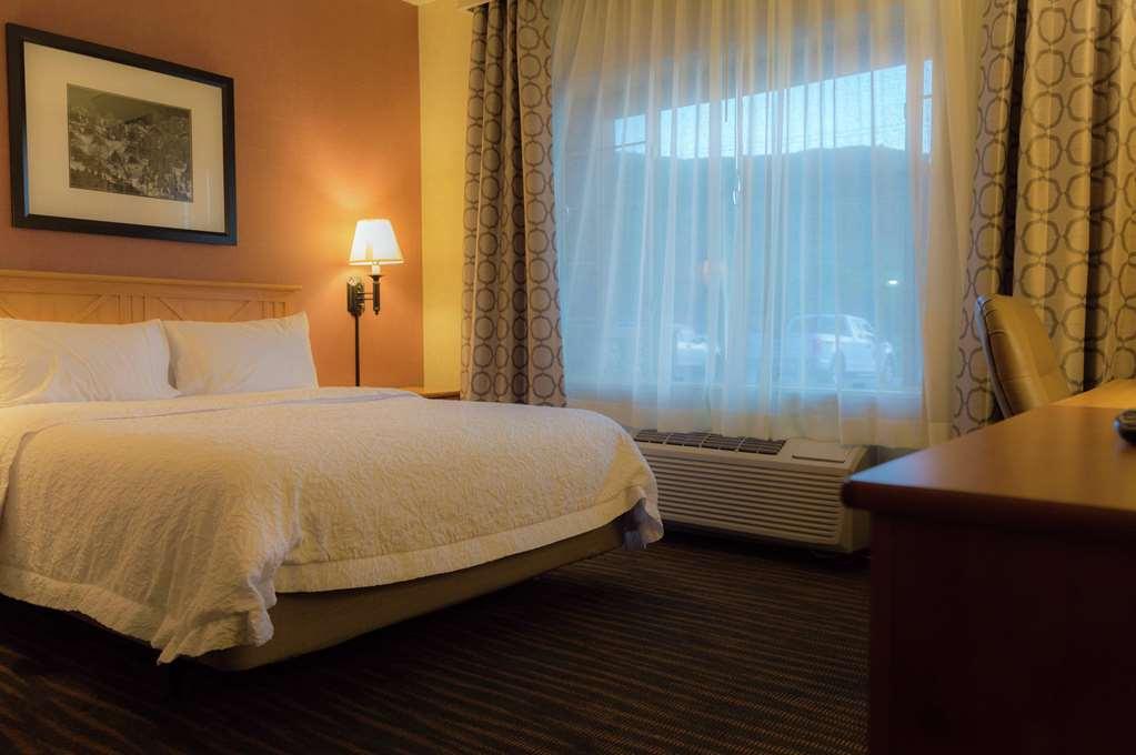 Hampton Inn & Suites Стиймбоут Спрингс Стая снимка